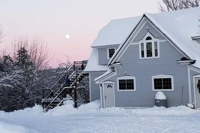 Image de Maison de campagne privée avec histoire, Wi-Fi, bain à remous, 5 Br