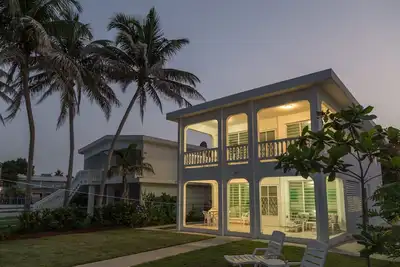 Image de Casa Playa Beachfront Home - Meilleur emplacement pour la natation!