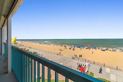 Image de Oceanfront 4ème étage, 2 chambres Condo sur la promenade!