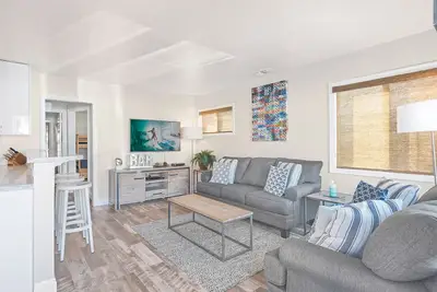Newport Dream Vacation Home - Cottage avant avec air central!