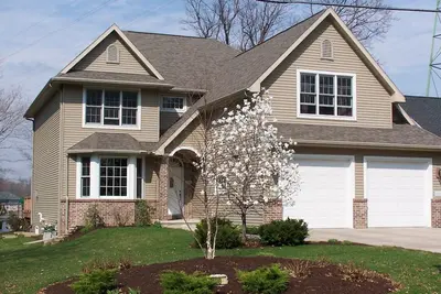 Image de 5 chambres spacieuses devant le lac