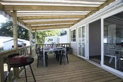 Image de Mobilheim 'Univers Prestige' 36m2 + 3 Schlafzimmer + überdachte Terrasse 18m2 6 Personen
