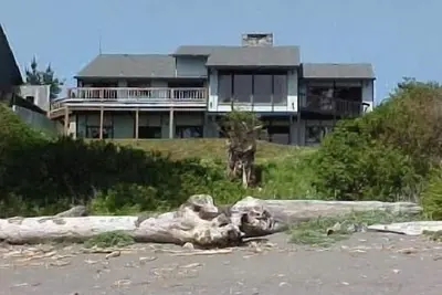 Image de Animaux acceptés, sentier privé vers la plage - 2 chambres