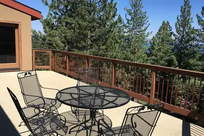 Image de Cabine privée avec vue sur le lac avec de la place pour tout le monde, récemment rénovée avec 2 ponts