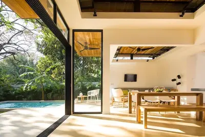 Image de Villa moderne avec 2 chambres et 2 salles de bains avec piscine, près de la plage, cours de fitness et aire de jeux