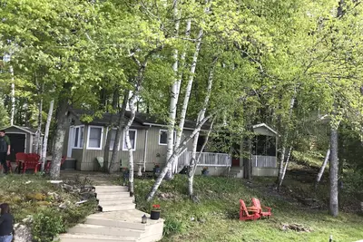 Image de Magnifique chalet de la région de Kingston à louer sur le lac Buck - à la semaine ou au mois