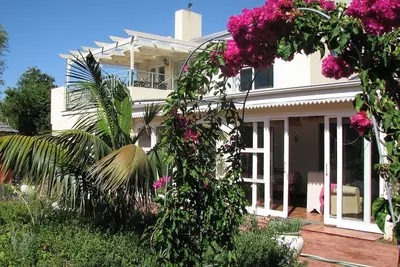 Image de Constantia Lazy River, studio Froggs Leap pour 2 personnes et 2 petits enfants sur canapé