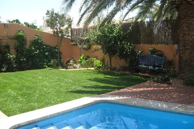 Image de Belle villa, avec piscine privée, barbecue, vue sur la mer et un joli jardin