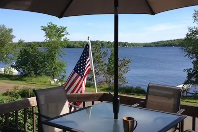 Image de Hayward Wisconsin chalet situé sur le lac Nelson. 7 bars / restaurants sur le lac.