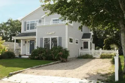 Image de Belle maison sur la plage privée - Popponessett, New Seabury