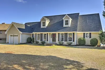 Image de Lacs de la Caroline avec piscine, kayaks + quai à Sanford