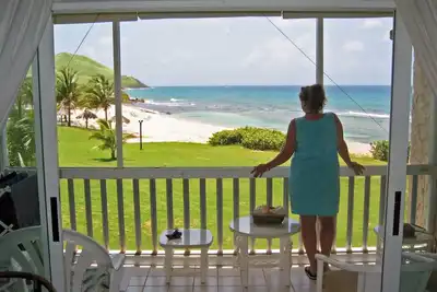Image de Caribbean Breeze - Condo de luxe en bord de mer au Gentle Winds Resort