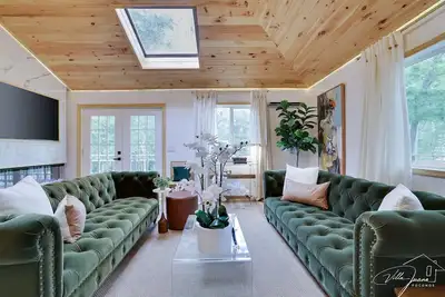 Image de Offre spéciale d'introduction - Maison 5 chambres avec ponts, près de Kalahari, Camelback, Ziplining
