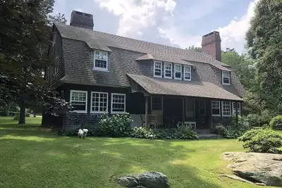 Image de Maison d'été classique à Saunderstown avec plage privée à Narragansett Bay