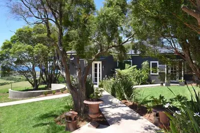 Image de Vues d'été à The Cottage Seaview Farm • Ralentissez • Détendez-vous