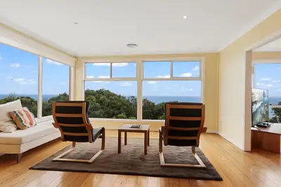 Image de Lake Tyers Beach House - Grande évasion de maison de plage remplie de soleil