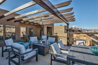 Image de Amusez-vous aux bords situés près du club de golf des Champs * Services et installations du complexe inclus!