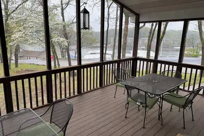 Image de Nautisme et plaisirs aquatiques au soleil au plus grand joyau du Missouri - le lac des Ozarks.