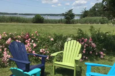 Image de Vue sur l'océan, association privée. plage, planches à pagaie et chaises de plage incl!