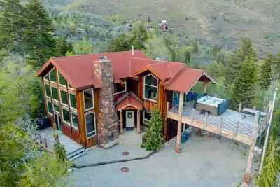 Image de Famille / couple bain à remous-Foyer-Vues-Près du complexe-Propre-Sommeil 8-10 & 4 Bath