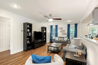 Image de 4 Chambre moderne - Remodel complète