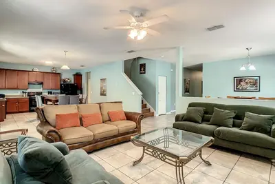 Image de Rentable! ! ! Maison de piscine 8br / 5ba, près de Disney, SeaWorld, Convention Center