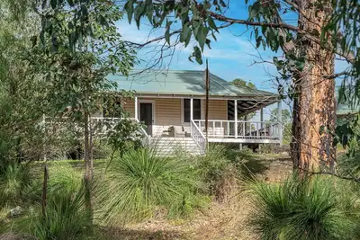 Image de Bottlebrush Cottage & Studio, Wildbrook Pl