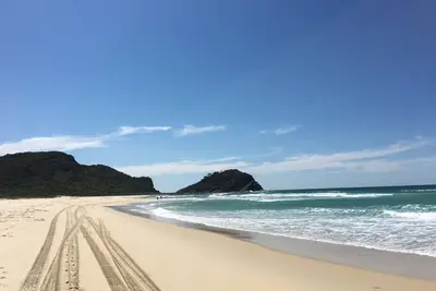 Image de Parfait pour les familles ~ Wi-fi ~ Accès au lac ~ Jeux ~ Netflix ~ Privé ~ Cadre de la forêt tropicale