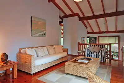 Image de Baybreak (Vincentia) près de Hyams Beach - 20% de réduction sur la croisière Whale Watch