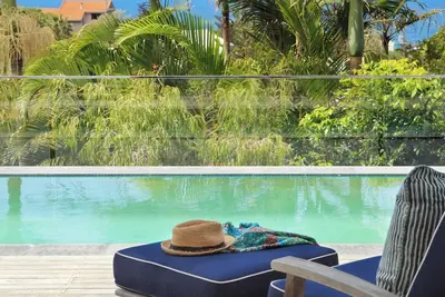 Azzurro by Salty Stays - Séjour en bord de mer privé et pratique à Sunshine