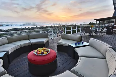 Image de Seacliff Beach House - Sur le sable dans le comté de Ventura