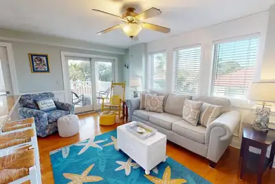 Image de Captains Watch - Unité 15 - Un pâté de maisons de la plage - À proximité des commerces - Natation