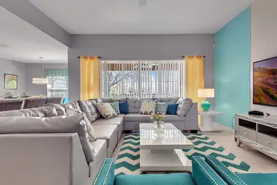 Image de Villa et piscine WinsorHills 5br / 5ba neuves et confortables