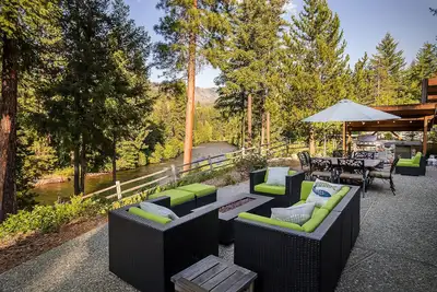 Image de Vue panoramique sur la rivière, vie en plein air, bain à remous, plage privée, WiFi