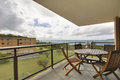 Image de 11 'Promenade' 8 Intrepid Close - Unité climatisée avec une vue magnifique sur l'eau