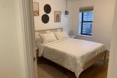 Image de Nouveau à la maison loin! Appartement spacieux et étincelant de 2 chambres à coucher.