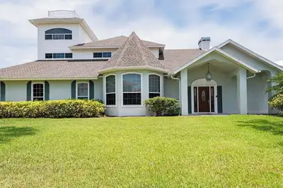 Image de 4/5 Chambre Executive Home nouvellement acheté et rénové 2015