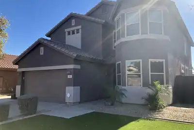 Image de Charmant, chaleureux et confortable 4 Br, à 1, 6 km du complexe sportif de Peoria