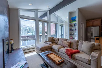 Image de Magnifique Condo 2 chambres / 2 salles de bain à Vail Village