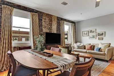 Incroyable location en plein coeur du centre-ville! Distance de marche de tout!