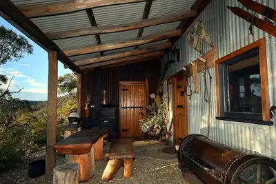 Image de Bush Grove sur la rivière enneigée