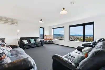 Image de Grande maison, situé au centre avec une vue imprenable