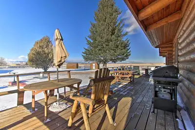 Image de Dillon Log Home avec bain à remous - par Beaverhead et randonnée!