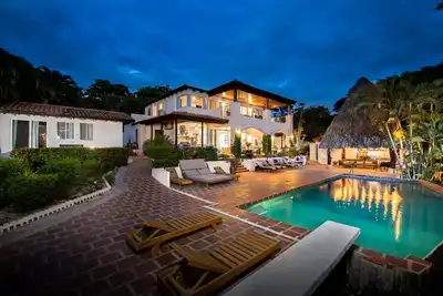 Image de Retraite de luxe sur la plage, idéale pour les groupes familiaux / Retraites / Événements 9-10br / 10 Ba