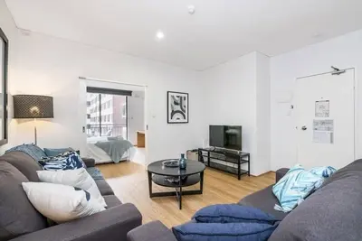 Image de 504 - Le grand appartement du 5ème étage du centre-ville de Perth a tout