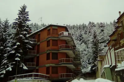 Image de Bel appartement couvert de bois dans le centre de Roccaraso