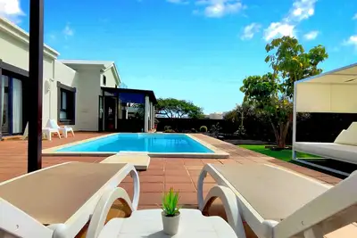 Image de Magnifique villa vue mer avec piscine chauffée électrique et Wifi gratuit