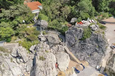 Image de Villa de luxe en bord de mer avec accès direct à la plage à Perazica Do, Petrovac