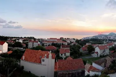 Image de Vue imprenable, emplacement sûr et calme. Moderne, adapté à tous les voyageurs