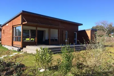 Image de Proche des plages, chalet 49 m² climatisé dans parc résidentiel de Loisir